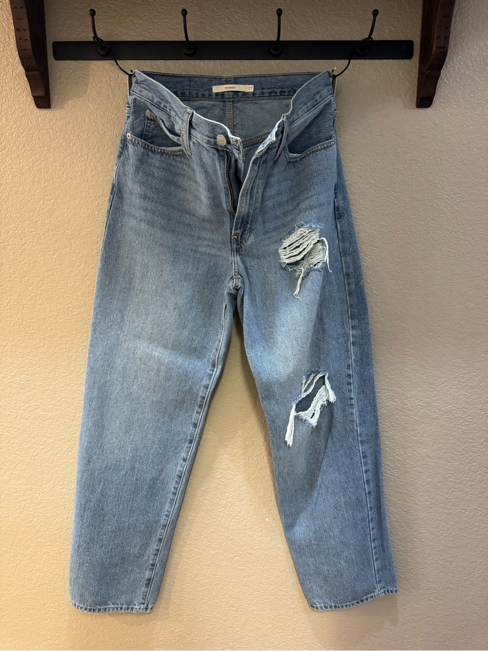 Levi’s ‘94 baggy Light Blue Distressed Women’s Jeans